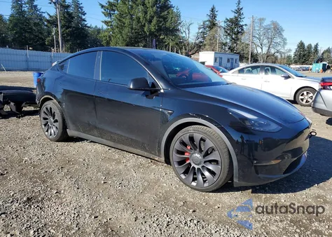 2021 Tesla Model Y z USA, uszkodzony, nr VIN 5YJYGDEF0MF209801